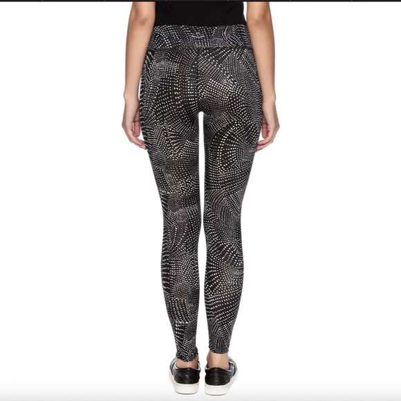 Beyond Yoga Lux Spotted Leggings from Iowa by Namaste - Picture 4 of 10